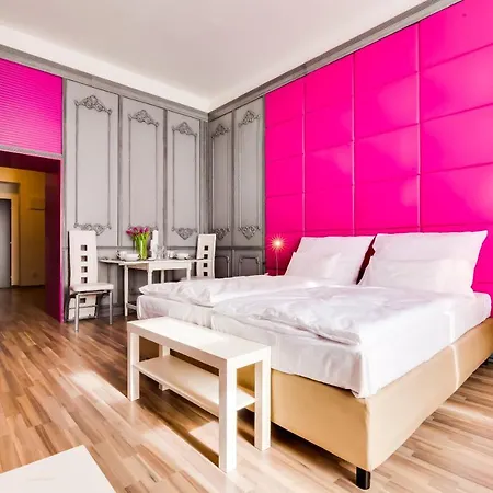 Bright Castle Hotel