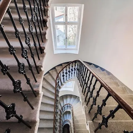 Bright Castle Ξενοδοχείο 3*