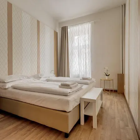 Hotel Bright Castle 3*