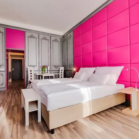 Hotell Bright Castle Prag