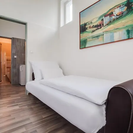 Otel Bright Castle