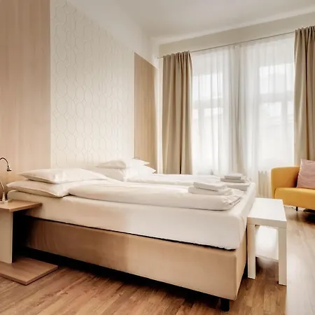 Bright Castle Otel